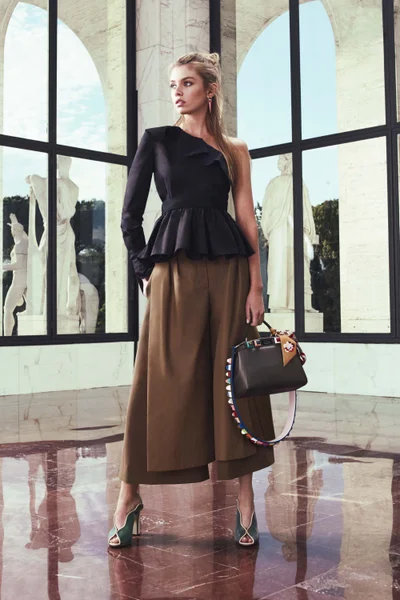 Look 13